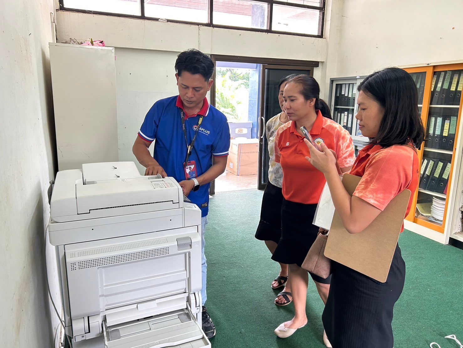 LINE_ALBUM_โรงเรียนสว่างแดนดิน- ติดตั้งเครื่อง_2412143